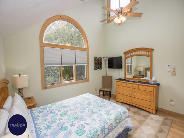 Cape Cod Home 994804