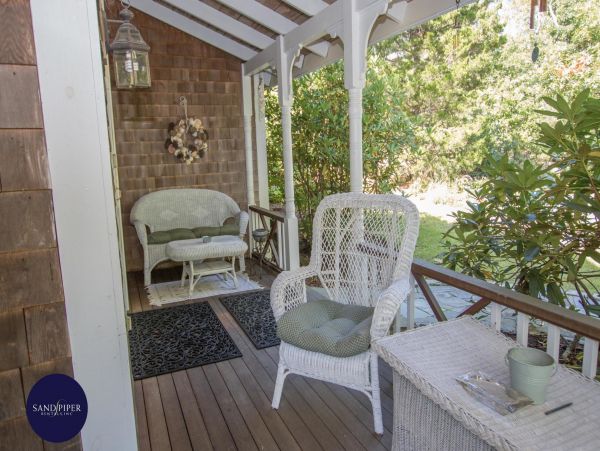 Cape Cod Home 994805