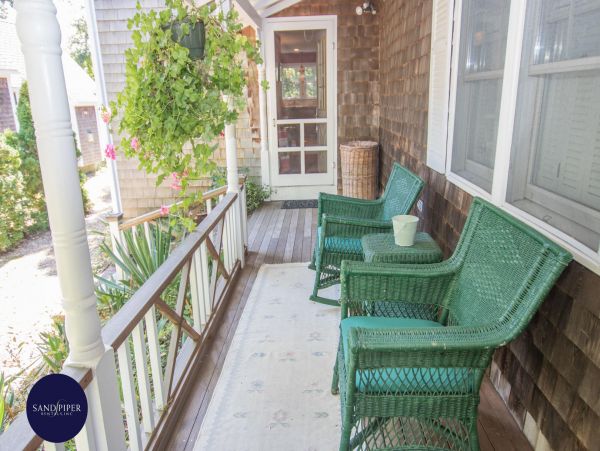 Cape Cod Home 994805