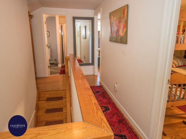 Cape Cod Home 994805