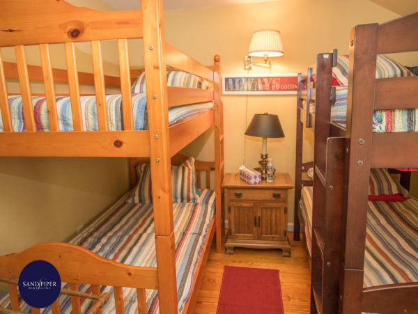 Cape Cod Home 994805