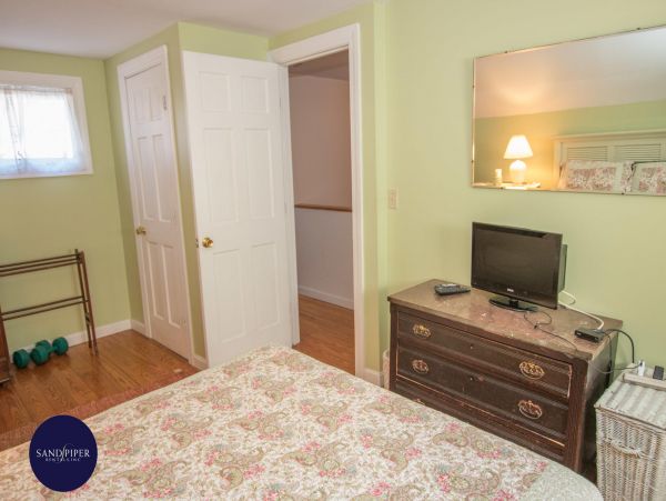 Cape Cod Home 994805