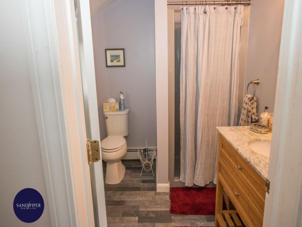 Cape Cod Home 994805