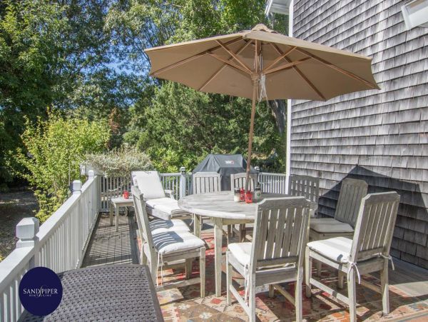 Cape Cod Home 994805