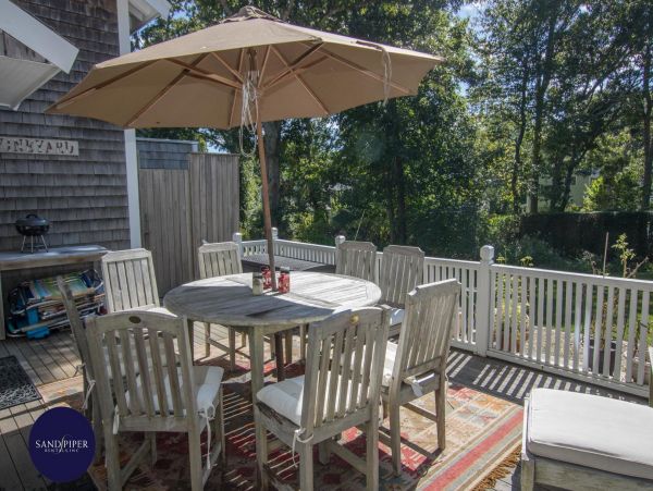 Cape Cod Home 994805