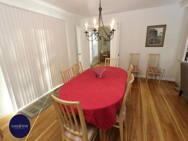 Cape Cod Home 994806