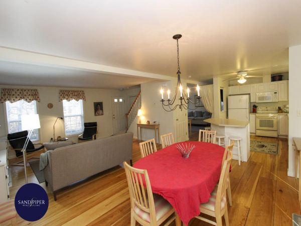 Cape Cod Home 994806