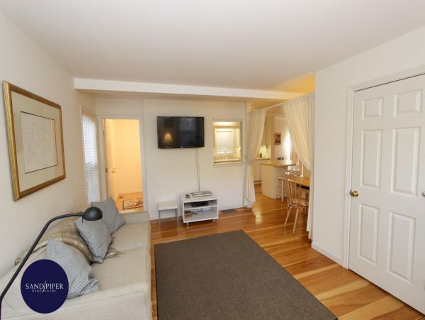Cape Cod Home 994806