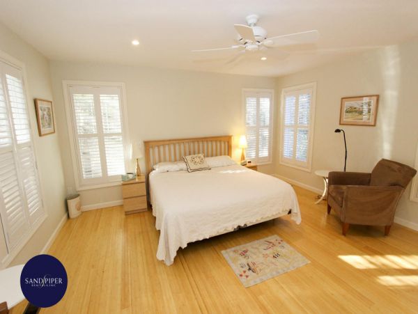 Cape Cod Home 994806