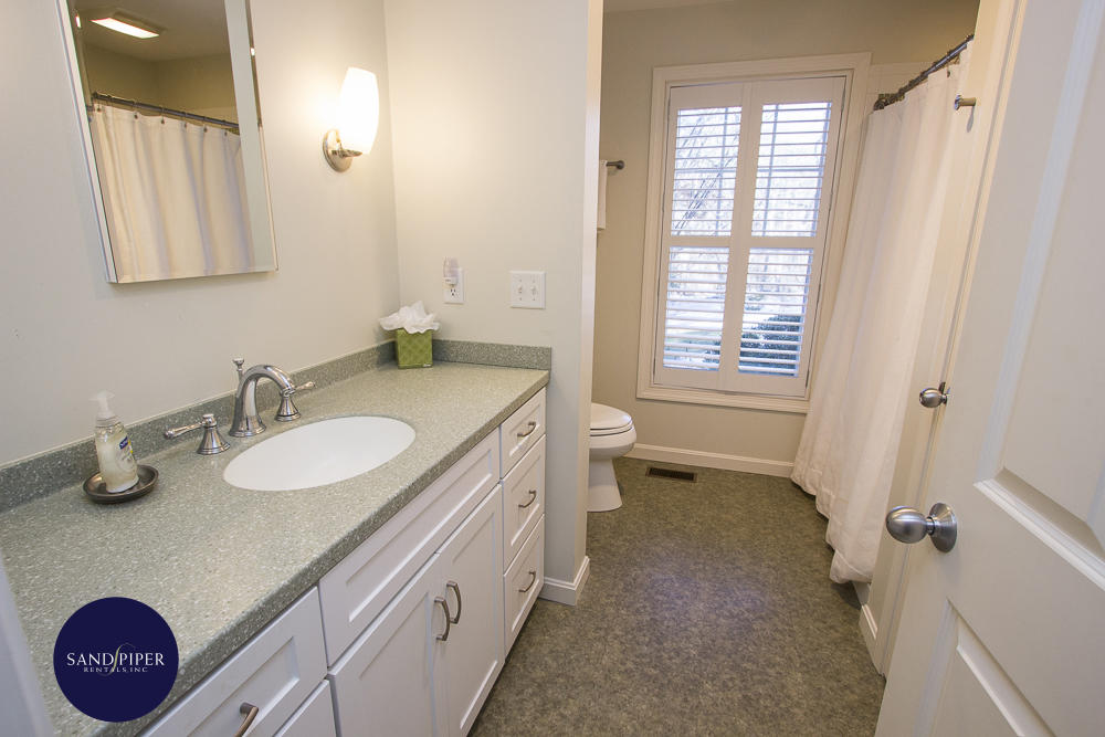 Cape Cod Home 994806