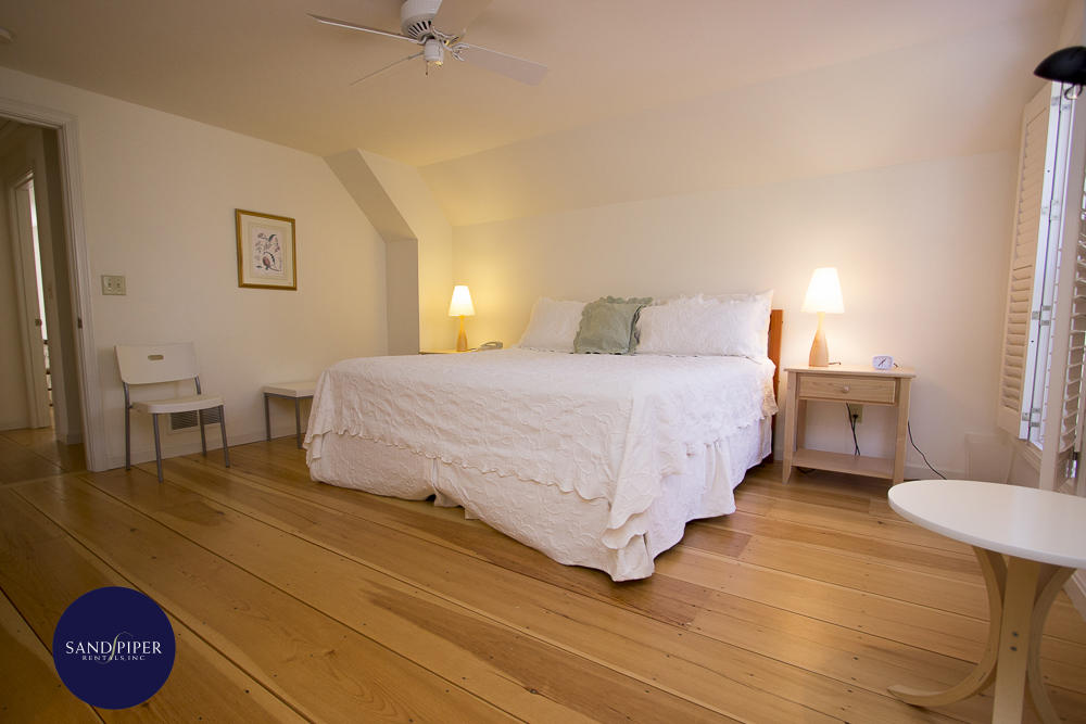 Cape Cod Home 994806