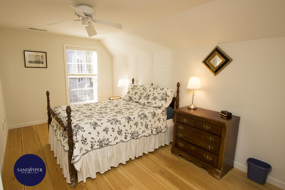 Cape Cod Home 994806