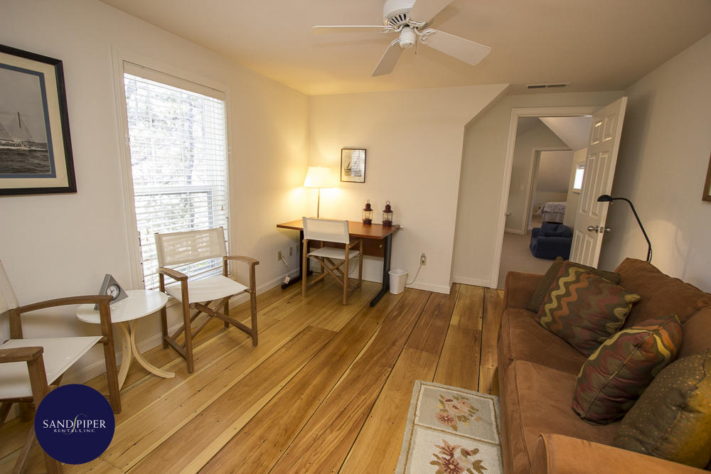 Cape Cod Home 994806