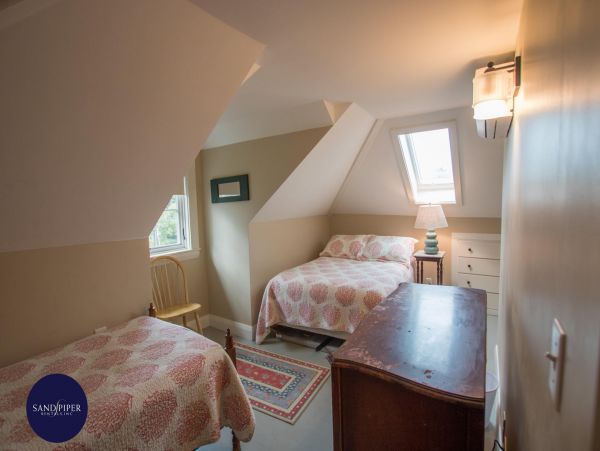 Cape Cod Home 994807