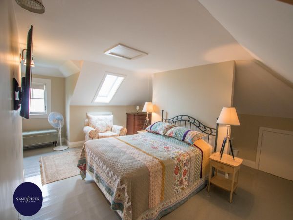 Cape Cod Home 994807