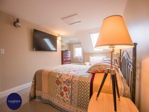 Cape Cod Home 994807