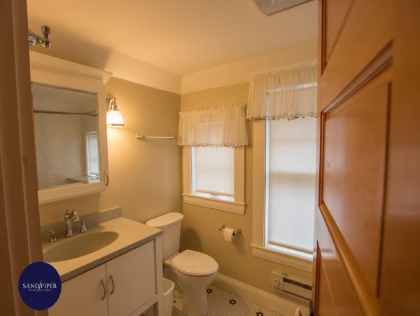 Cape Cod Home 994807