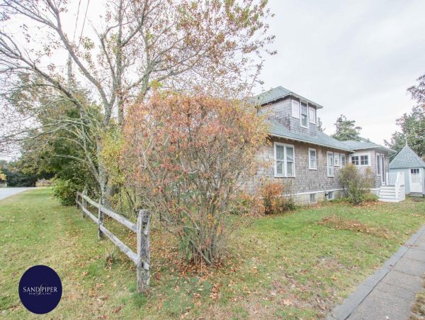 Cape Cod Home 994807
