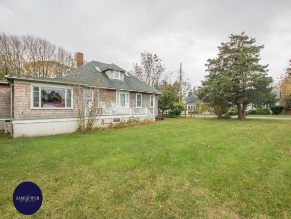 Cape Cod Home 994807