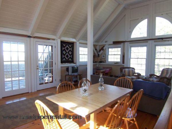 Cape Cod Home 994808