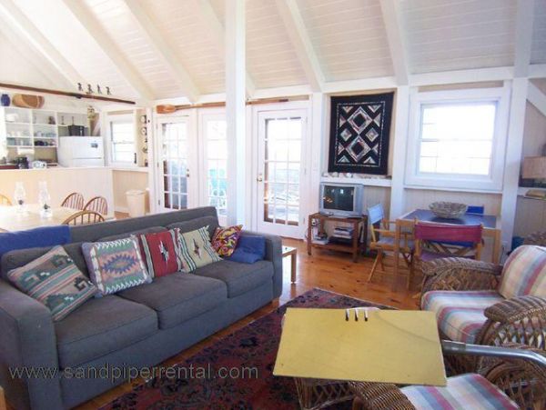 Cape Cod Home 994808