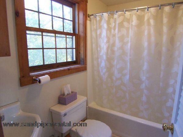 Cape Cod Home 994808