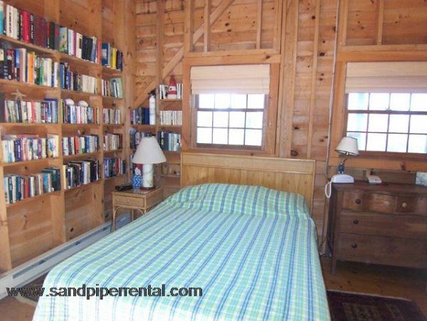 Cape Cod Home 994808