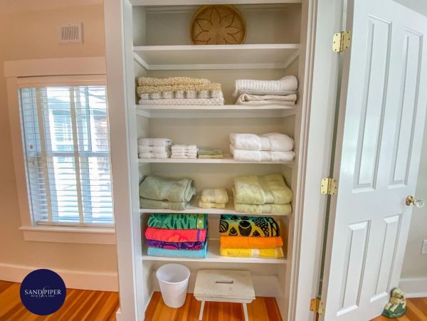 Cape Cod Home 994809