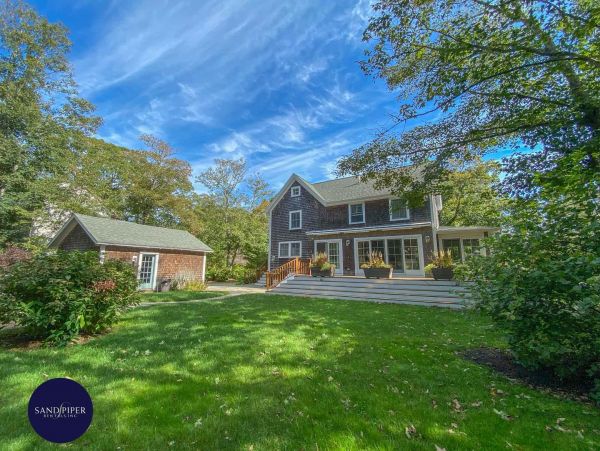 Cape Cod Home 994809