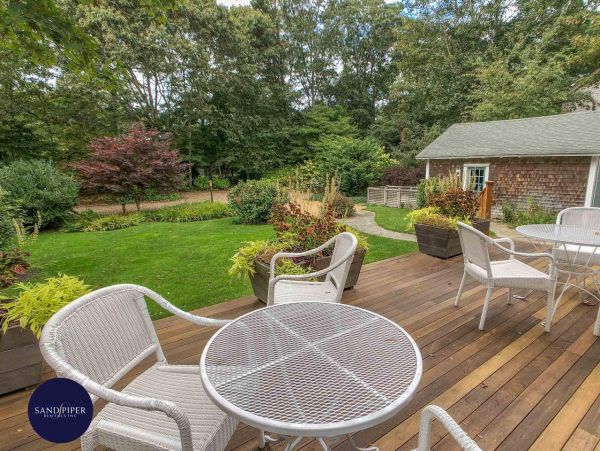 Cape Cod Home 994809