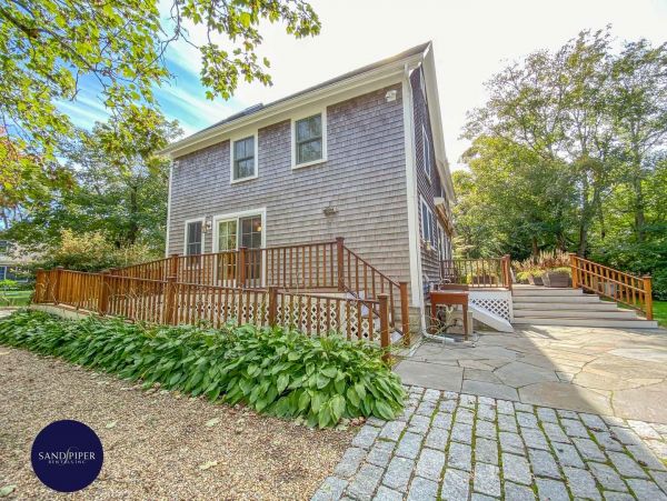 Cape Cod Home 994809