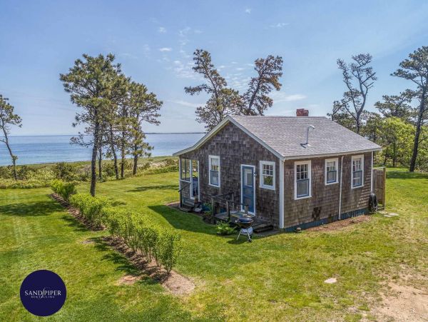 Cape Cod Home 994810