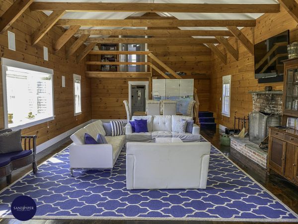Cape Cod Home 994811