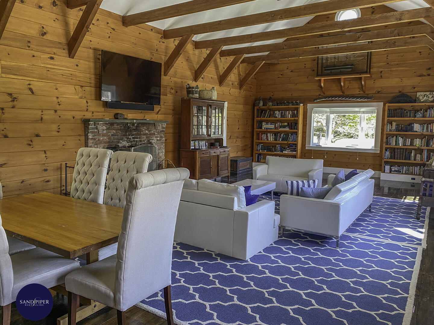 Cape Cod Home 994811