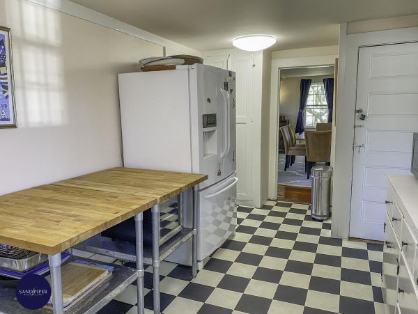 Cape Cod Home 994811