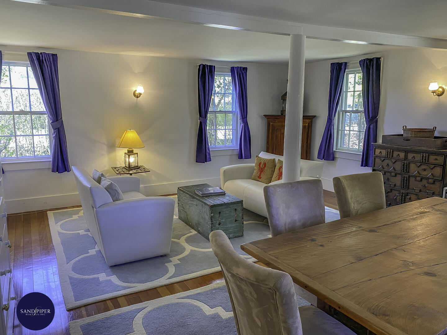 Cape Cod Home 994811