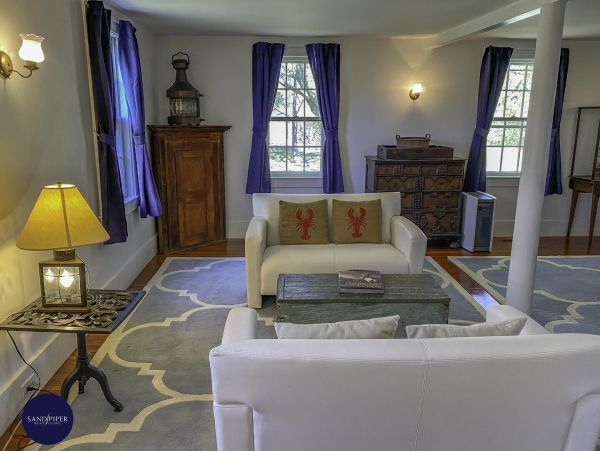 Cape Cod Home 994811