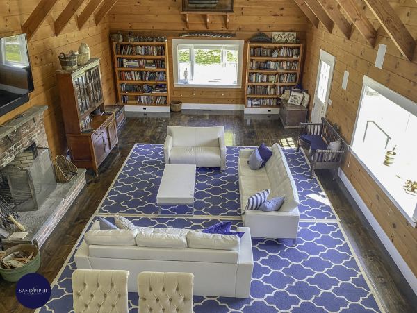 Cape Cod Home 994811