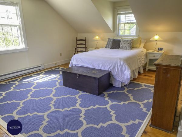 Cape Cod Home 994811