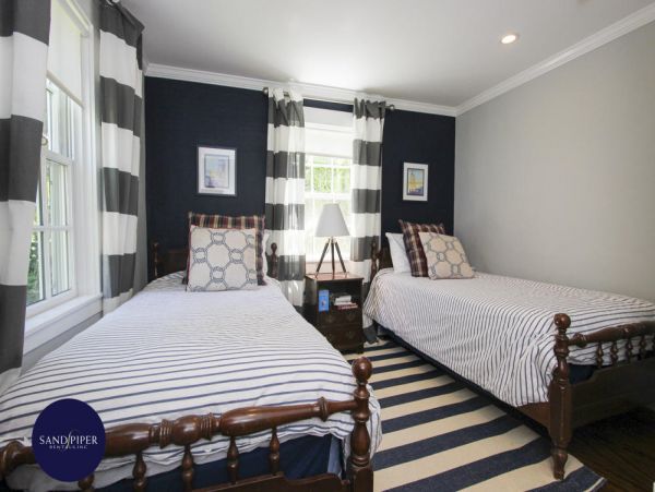 Cape Cod Home 994812
