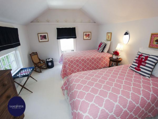 Cape Cod Home 994812