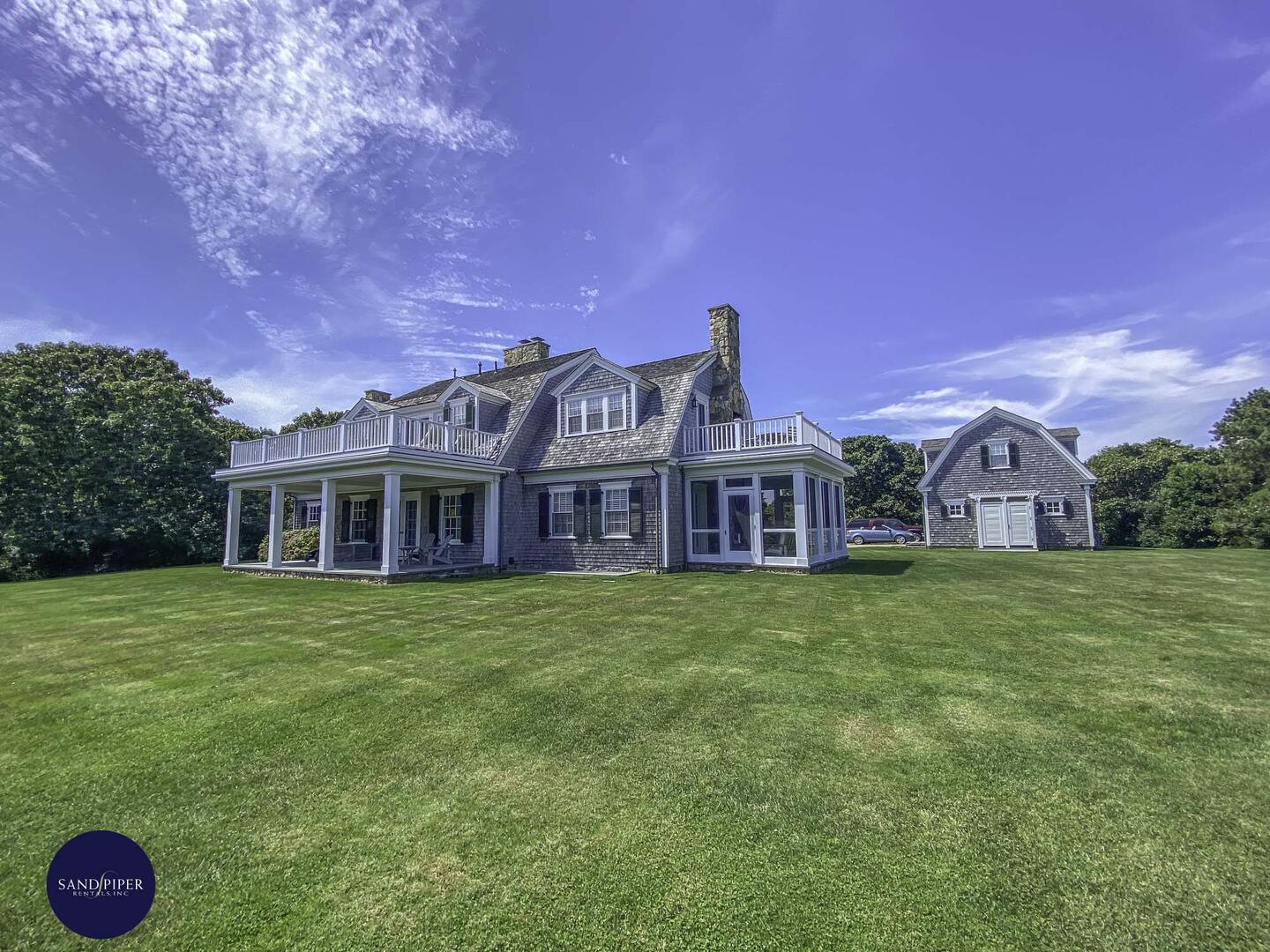 Cape Cod Home 994814