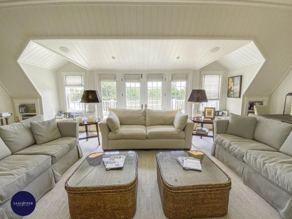 Cape Cod Home 994814
