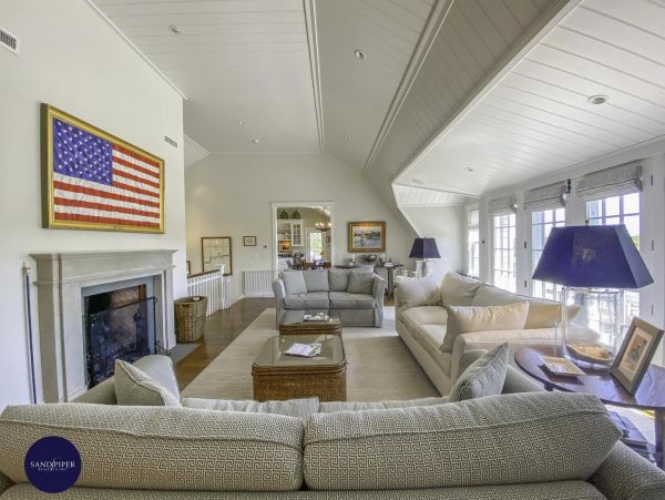 Cape Cod Home 994814