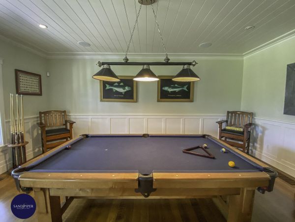 Cape Cod Home 994814