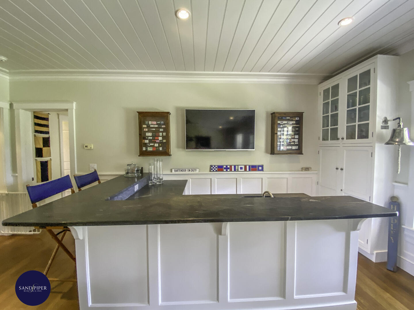 Cape Cod Home 994814