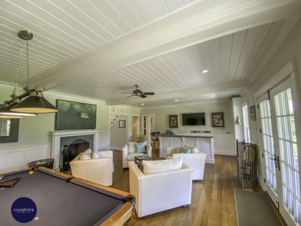 Cape Cod Home 994814