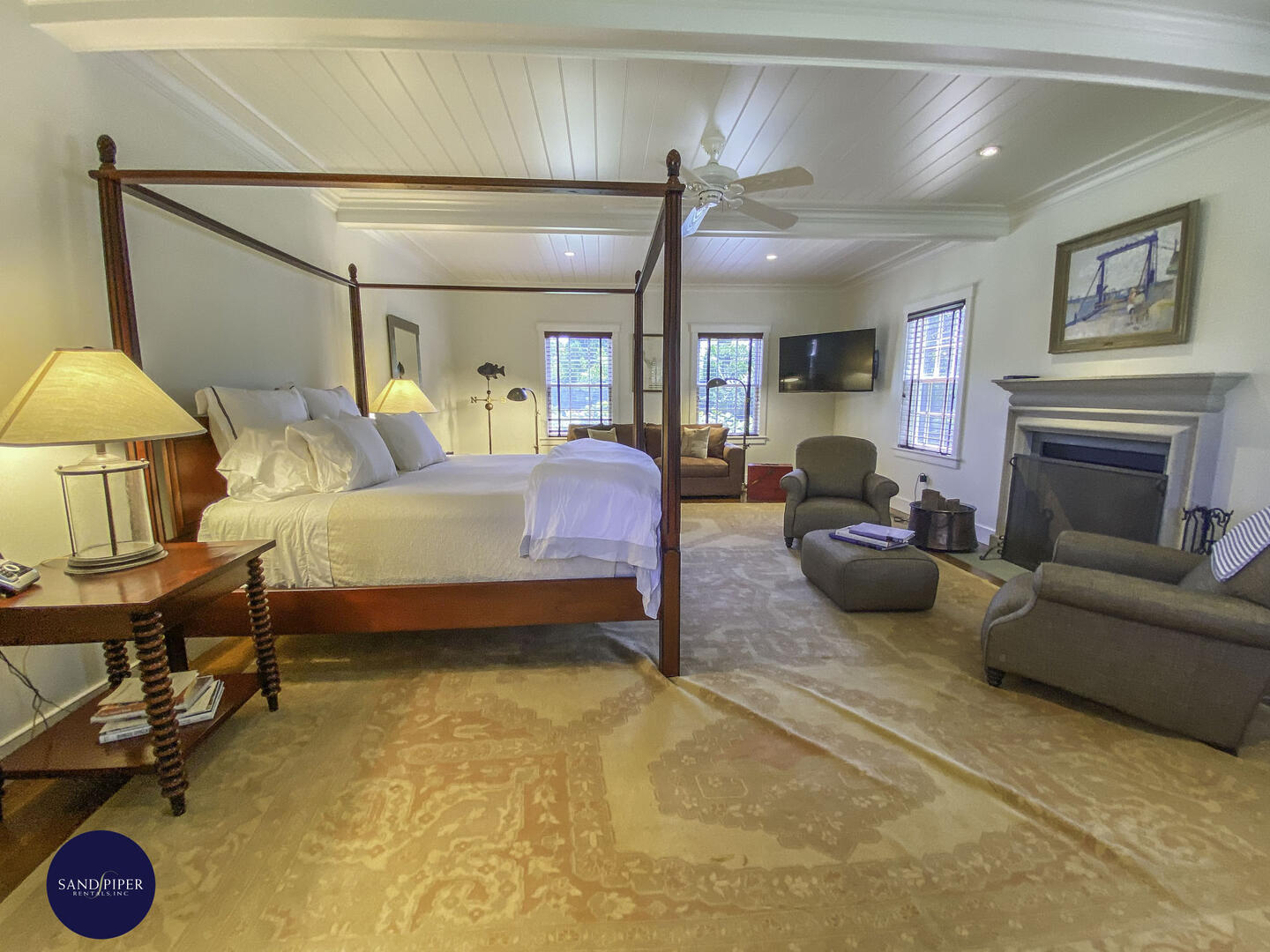 Cape Cod Home 994814