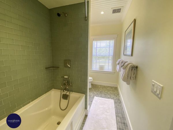 Cape Cod Home 994814