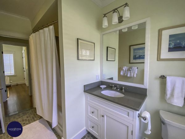Cape Cod Home 994814